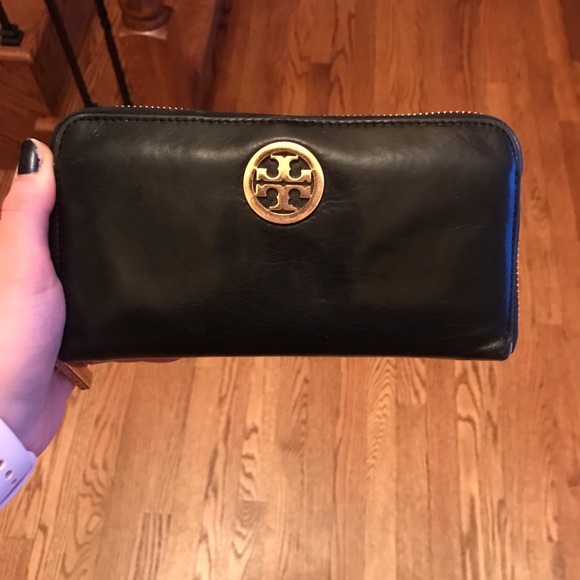 Tory Burch Handbags - Tory Burch wallet